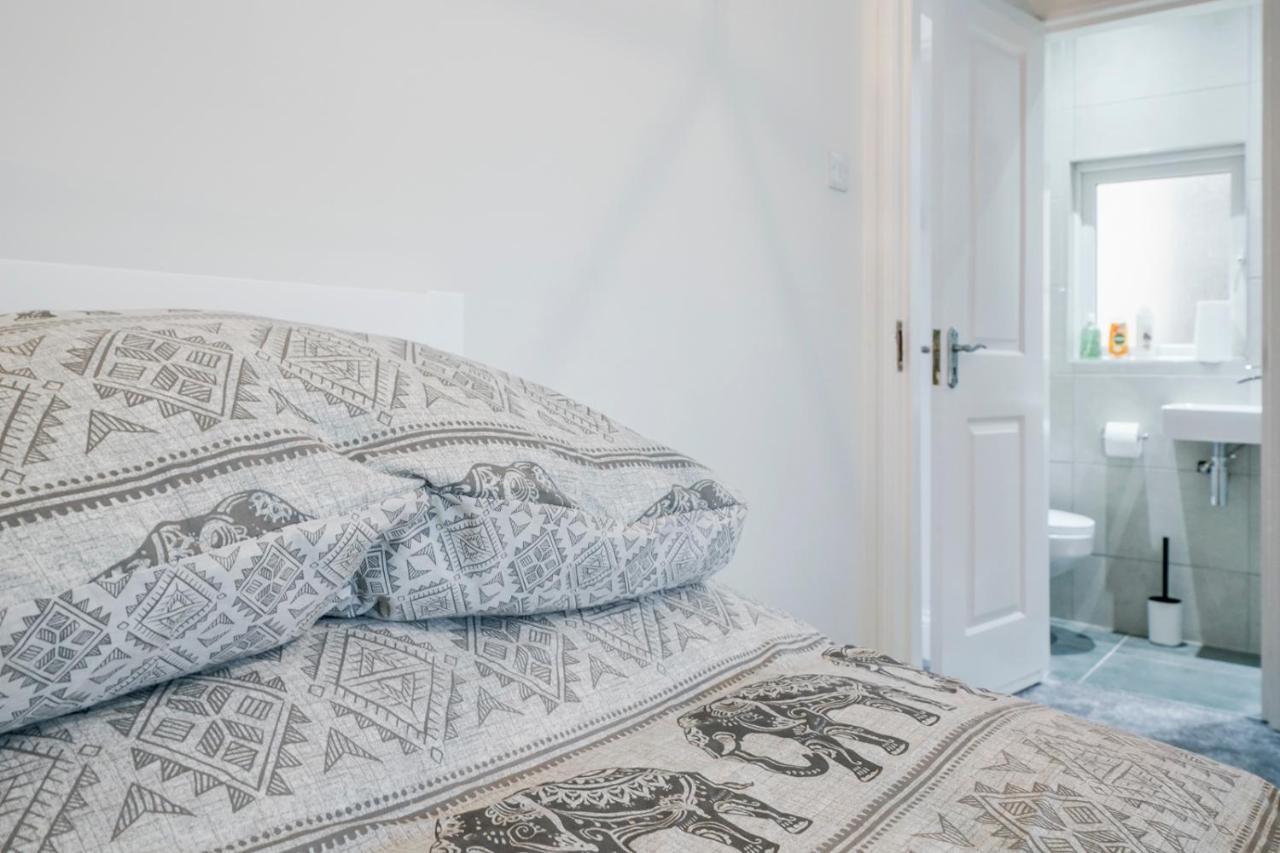 Close To City Centre Stylish 3 Bedroom House Belfast Kültér fotó